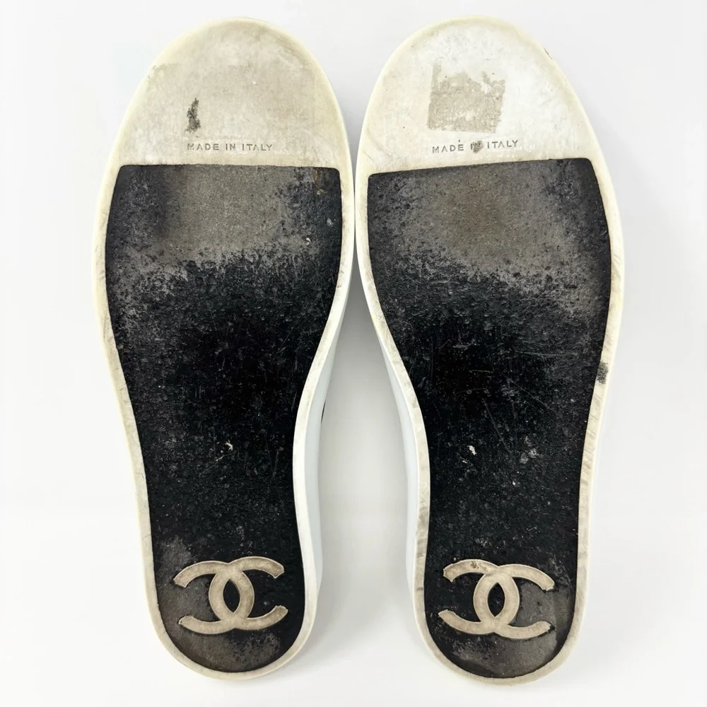 Chanel Black & White Leather Slip-On Sneakers 2016 Karl Lagerfeld Era Size 38.5 - Picture 14 of 16